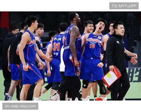 传统豪强辽宁新疆陷入挣扎 阵容深度与战术适应成关键